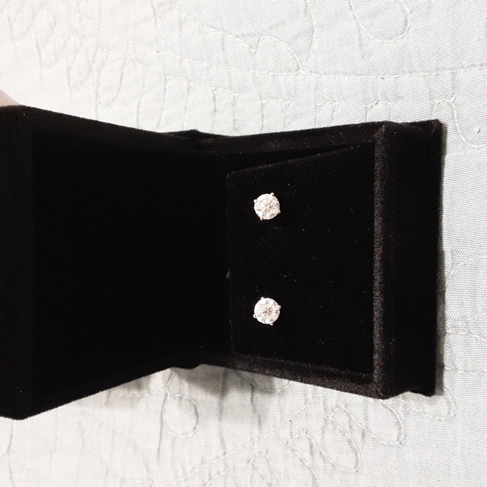 1 CT White Gold Stud Earrings Timeless Design
